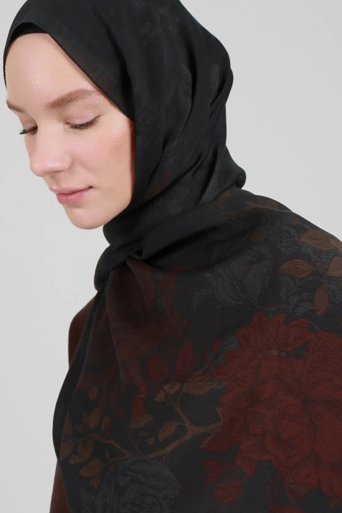 Antik Gül Desenli Antrasit Şal - MK24