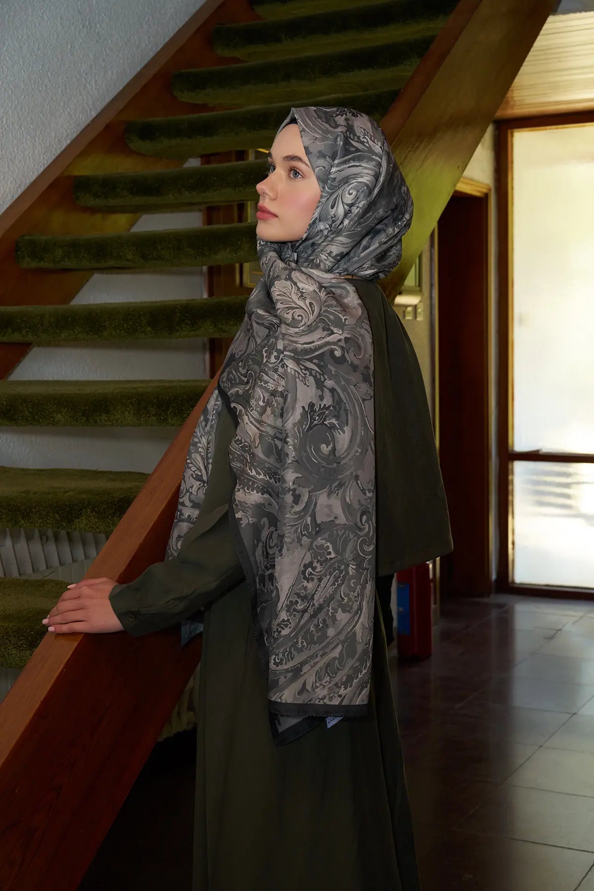 Botanik Desenli Kül Şal - S01