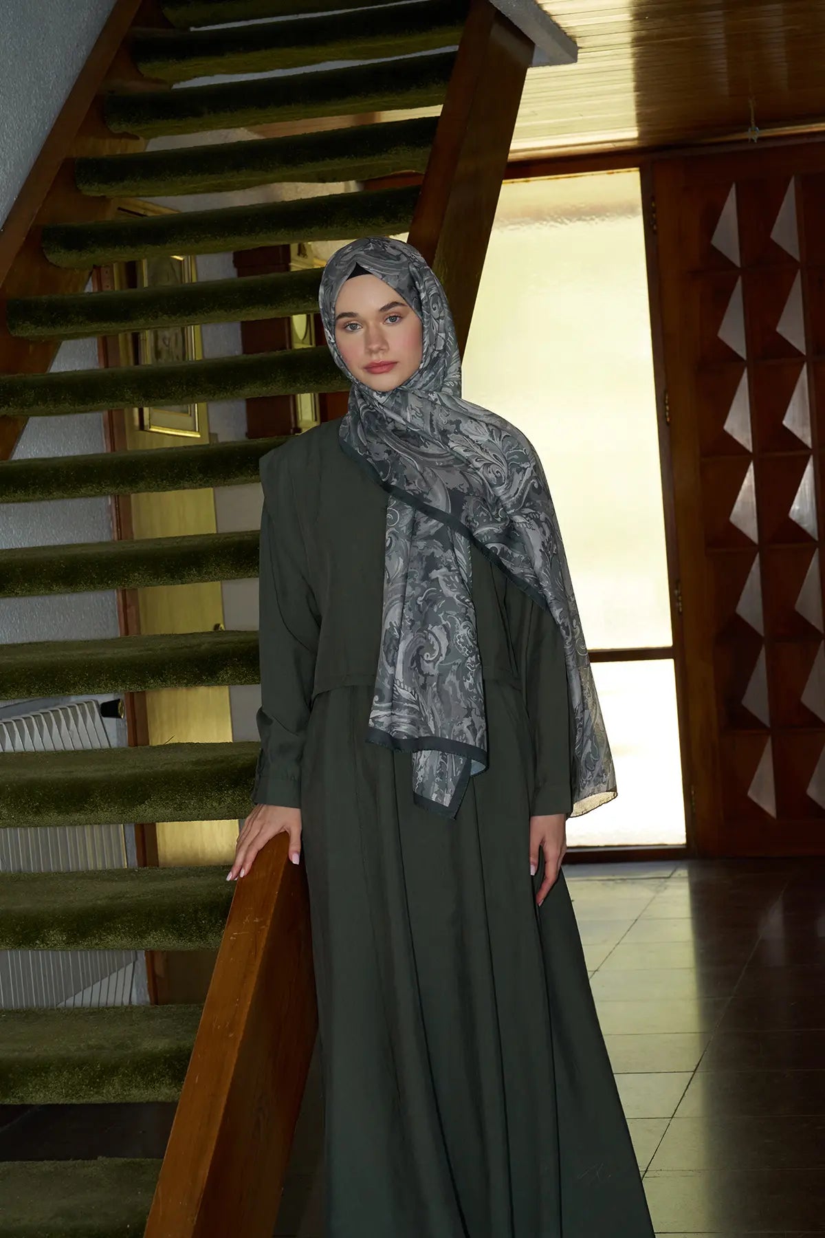 Botanik Desenli Kül Şal - S01
