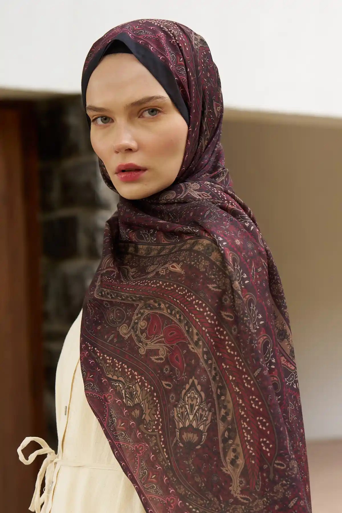 Boteh Desenli Bordo Şal