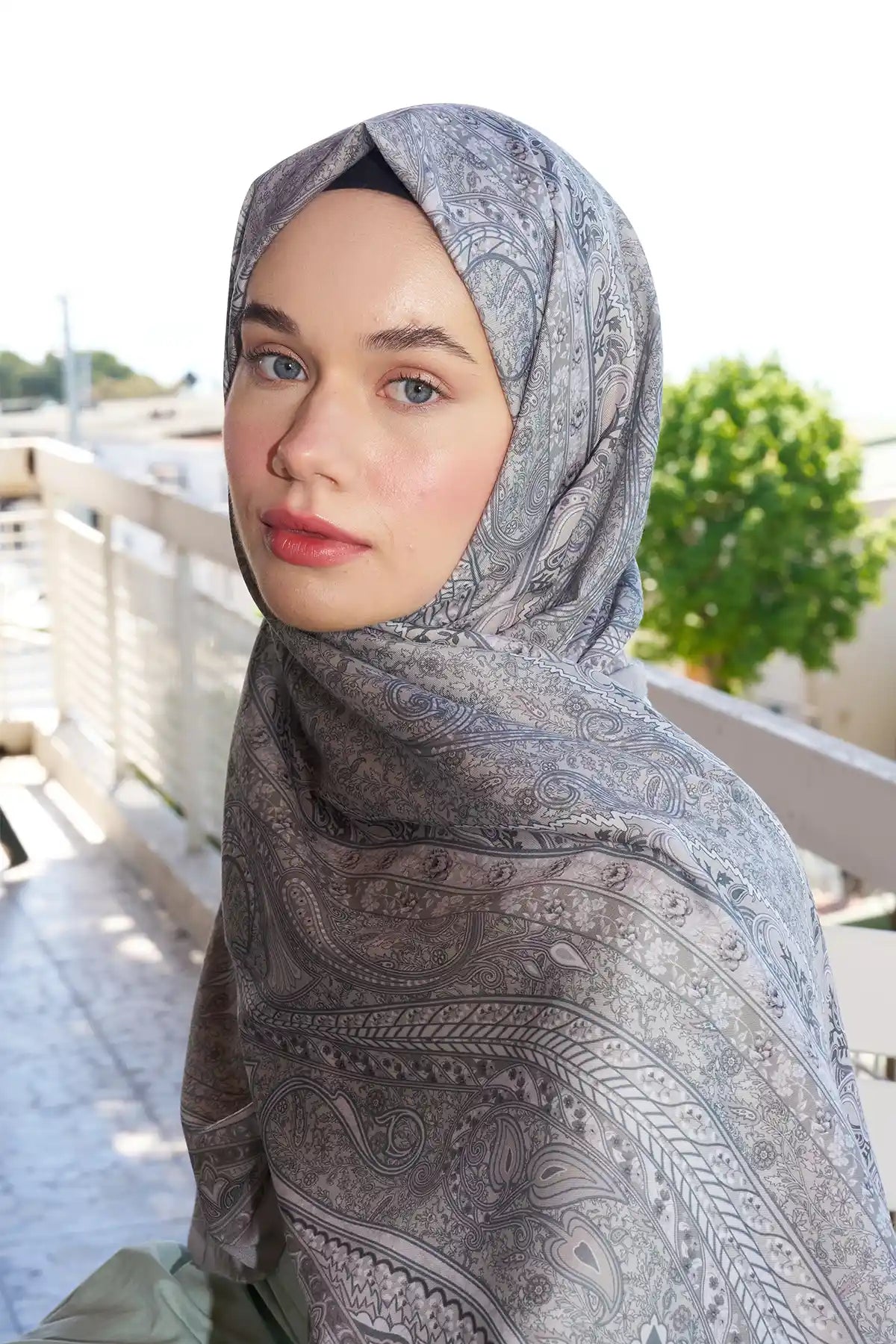 Boteh Desenli Kül Şal - MK04