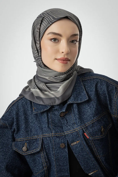 Desenli Twill Eşarp Carleen - Duman