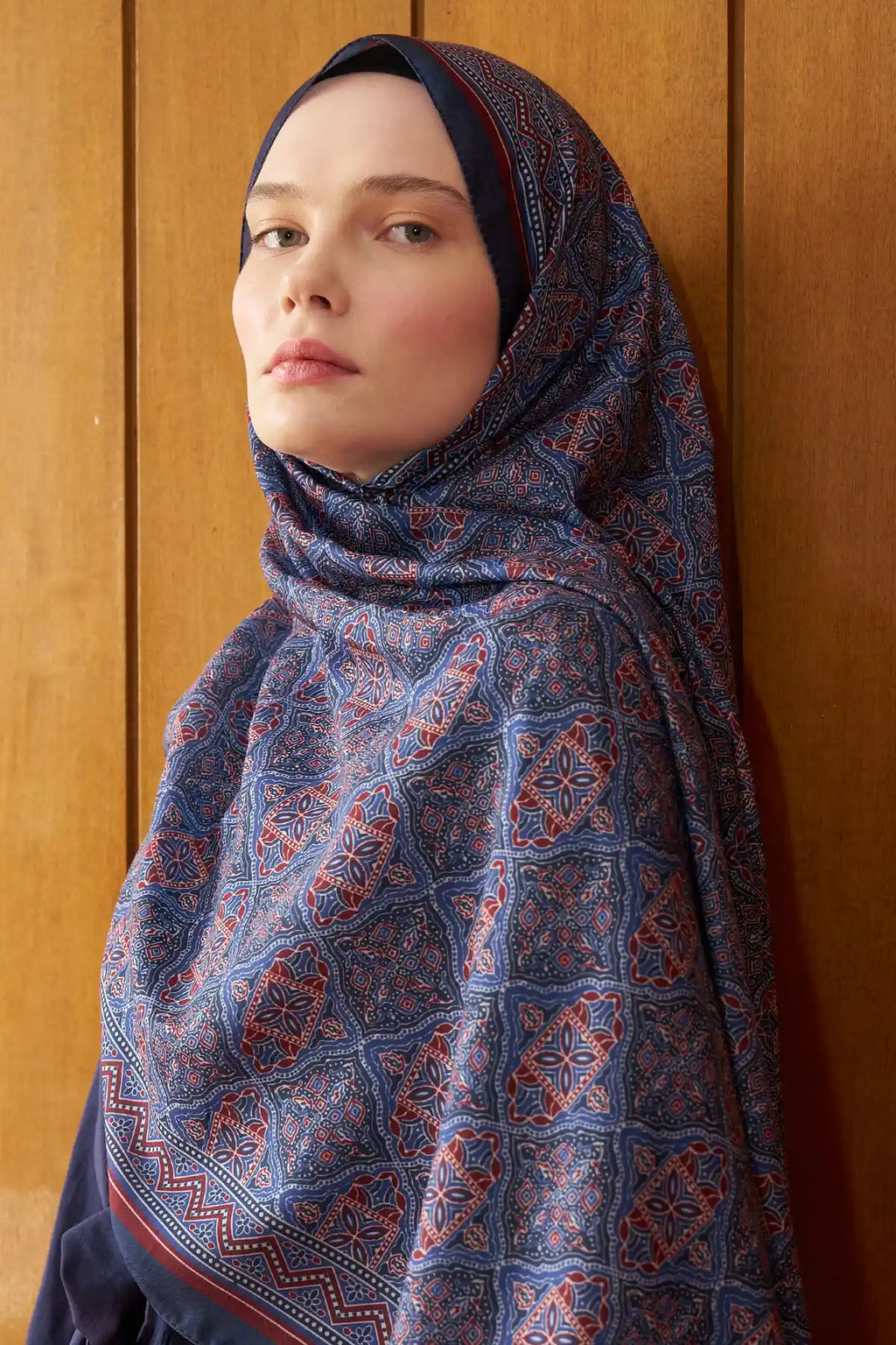 Motif Desenli Mavi Şal - MK09