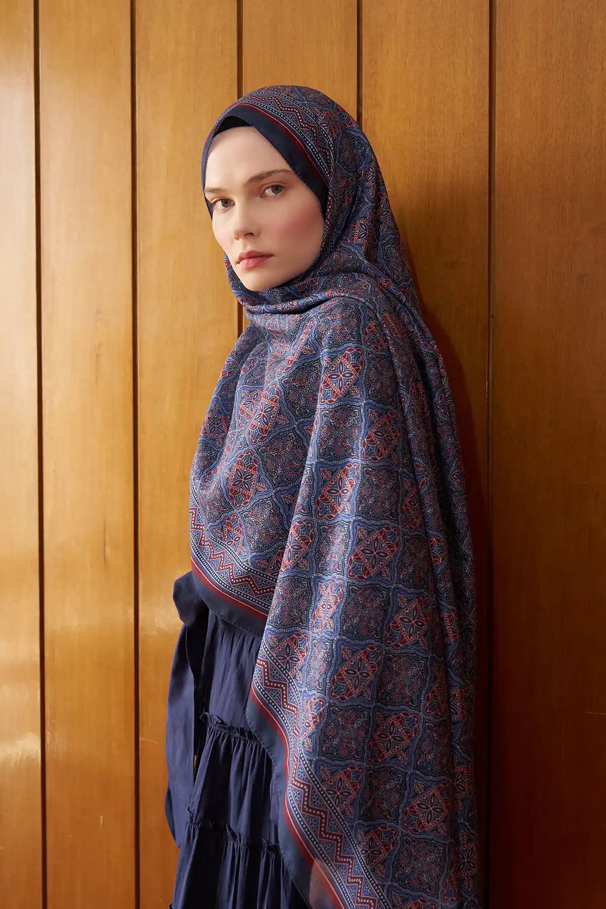 Motif Desenli Mavi Şal - MK09