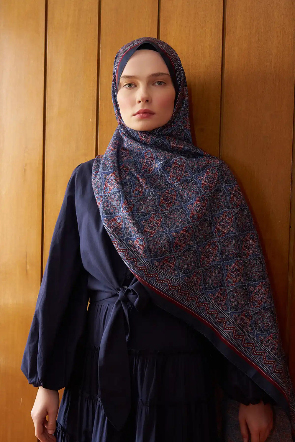 Motif Desenli Mavi Şal - MG01
