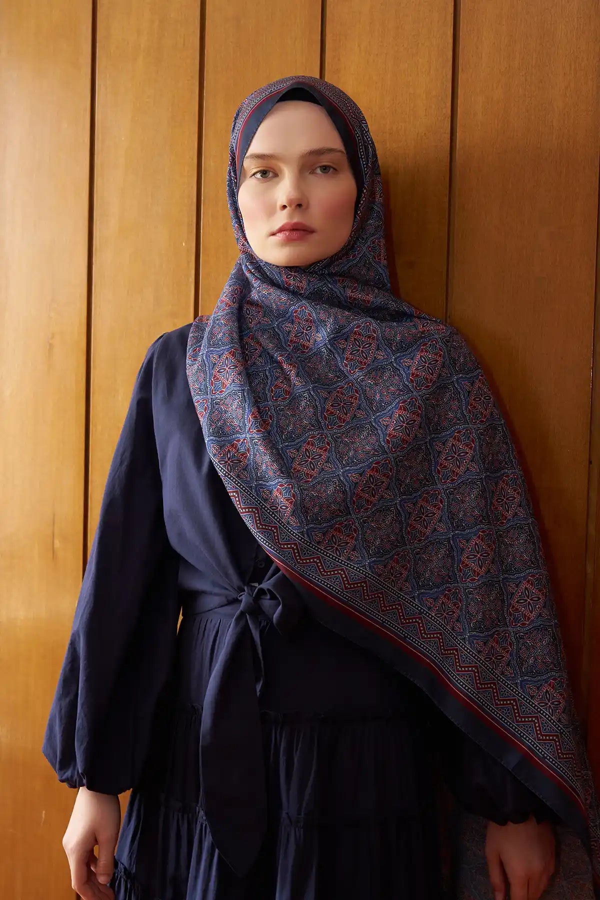 Motif Desenli Mavi Şal - MK09