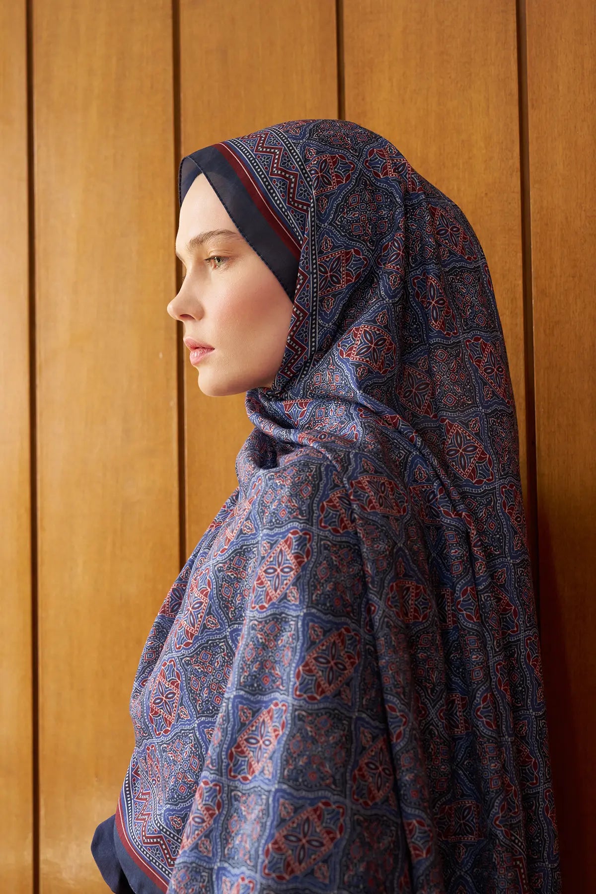 Motif Desenli Mavi Şal - MG01