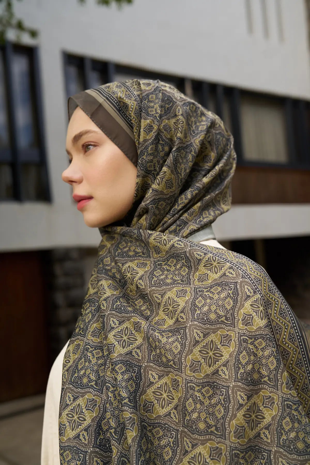 Motif Desenli Toprak Yeşili Şal - MG03