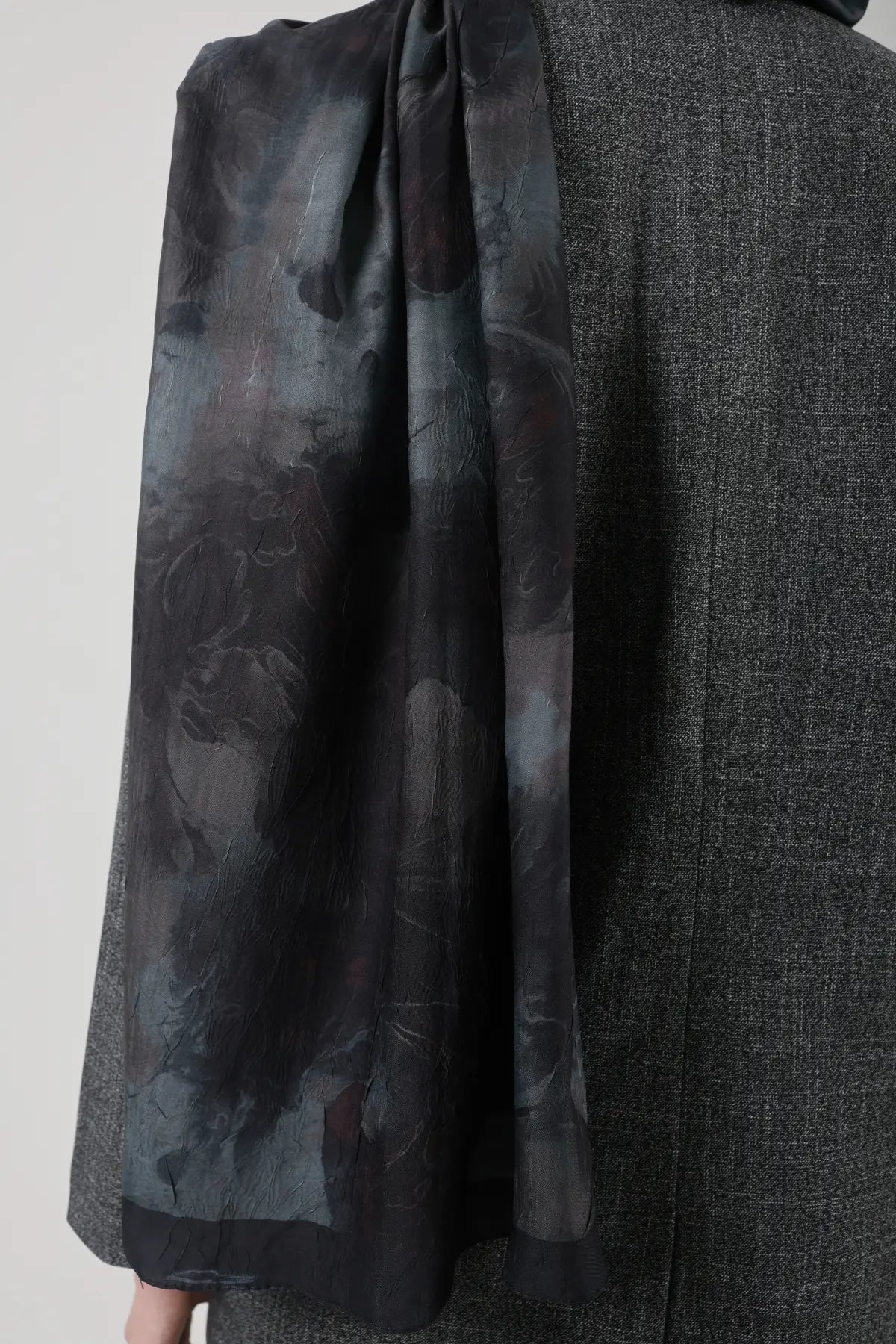 Neva Desenli Soluk Gri Şal - S24