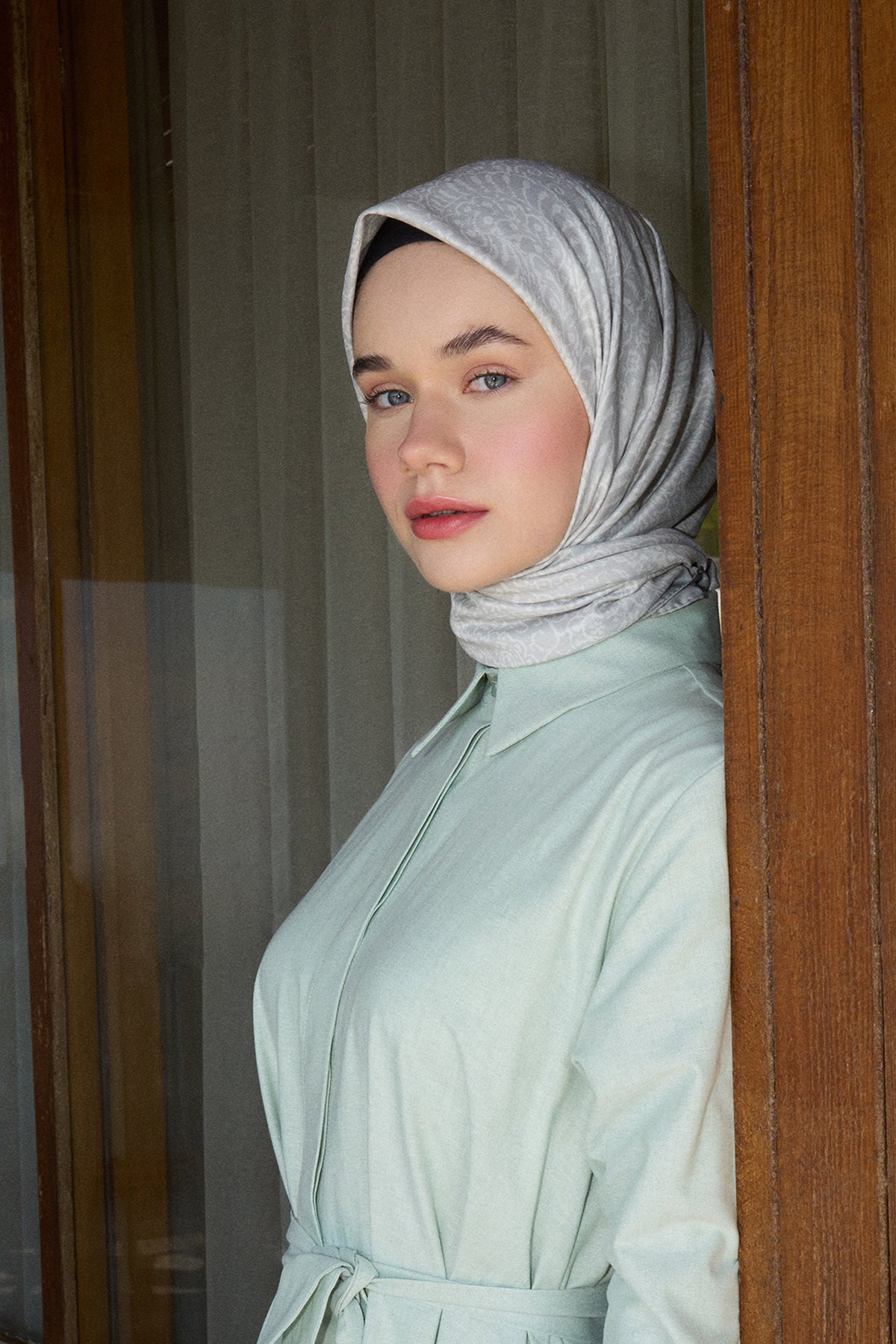 Paisley Desenli Bej Eşarp - MK05