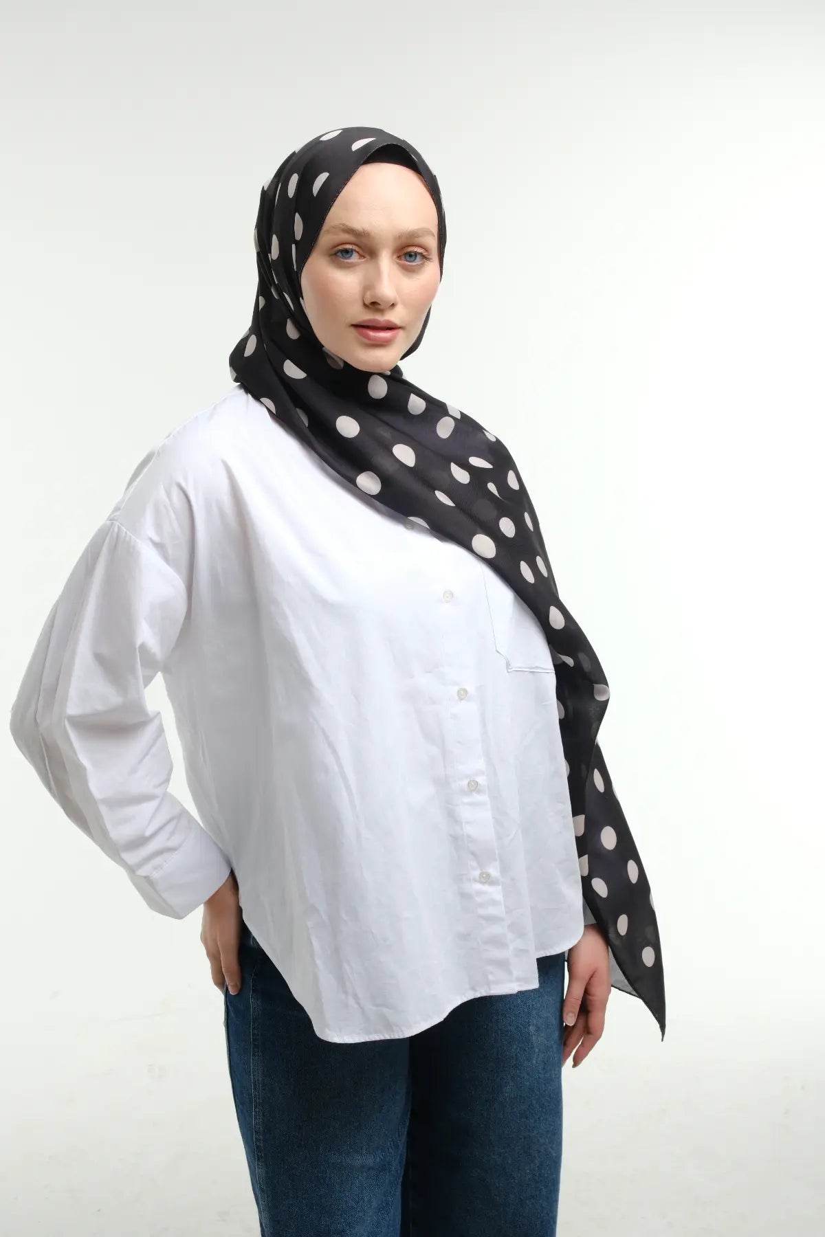 Puantiye Desen Şal - Siyah