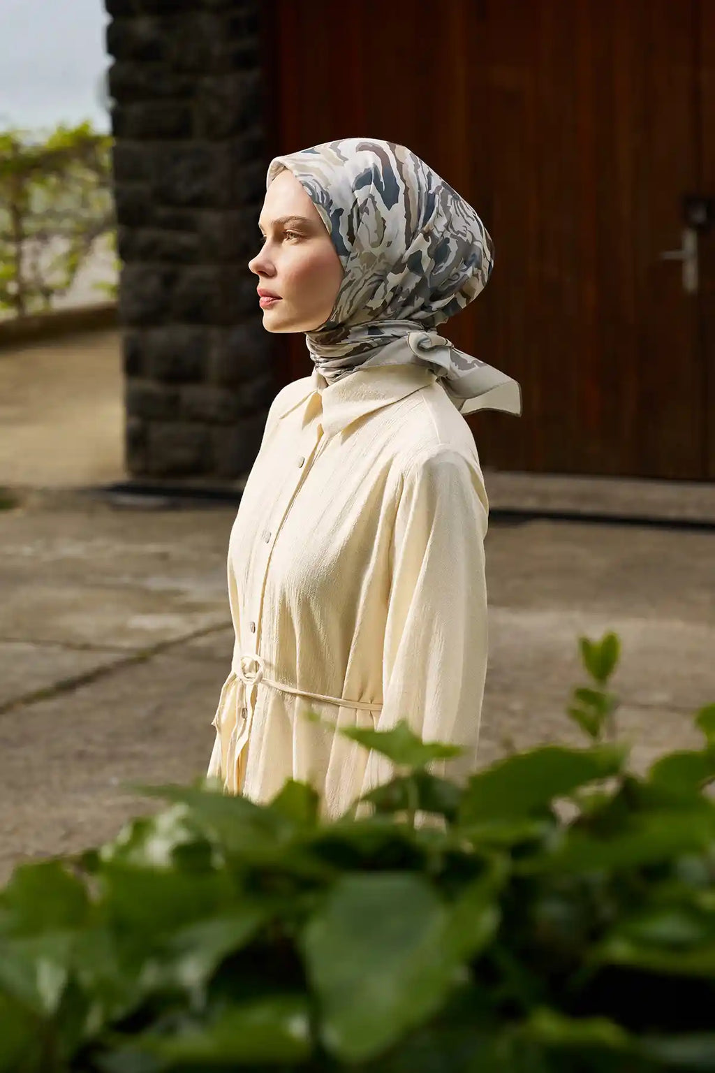 Sedef Desenli Taş Beji Eşarp - S15