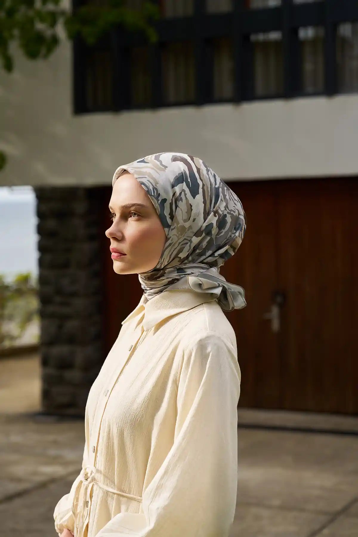 Sedef Desenli Taş Beji Eşarp - S15