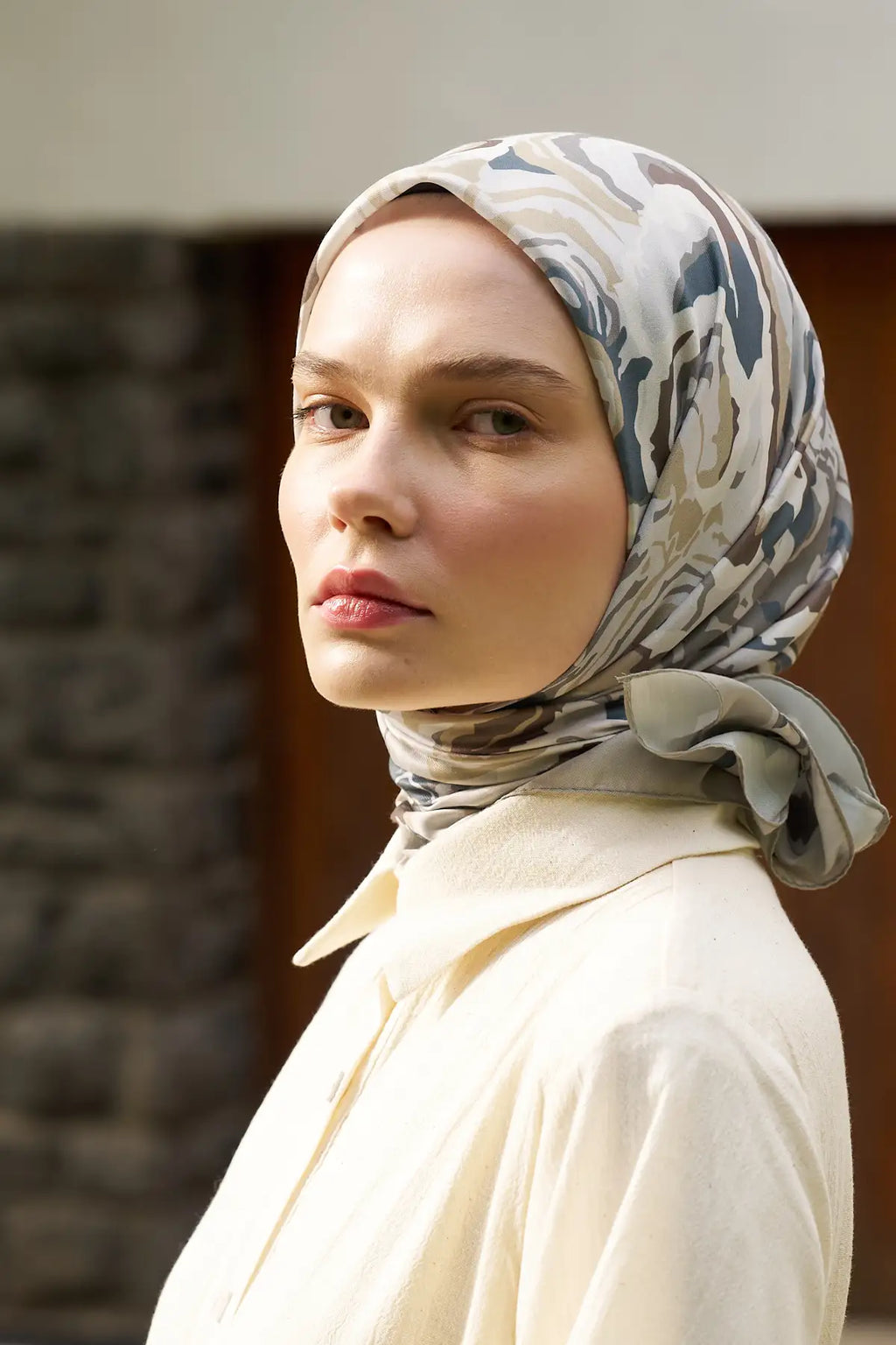 Sedef Desenli Taş Beji Eşarp - S15