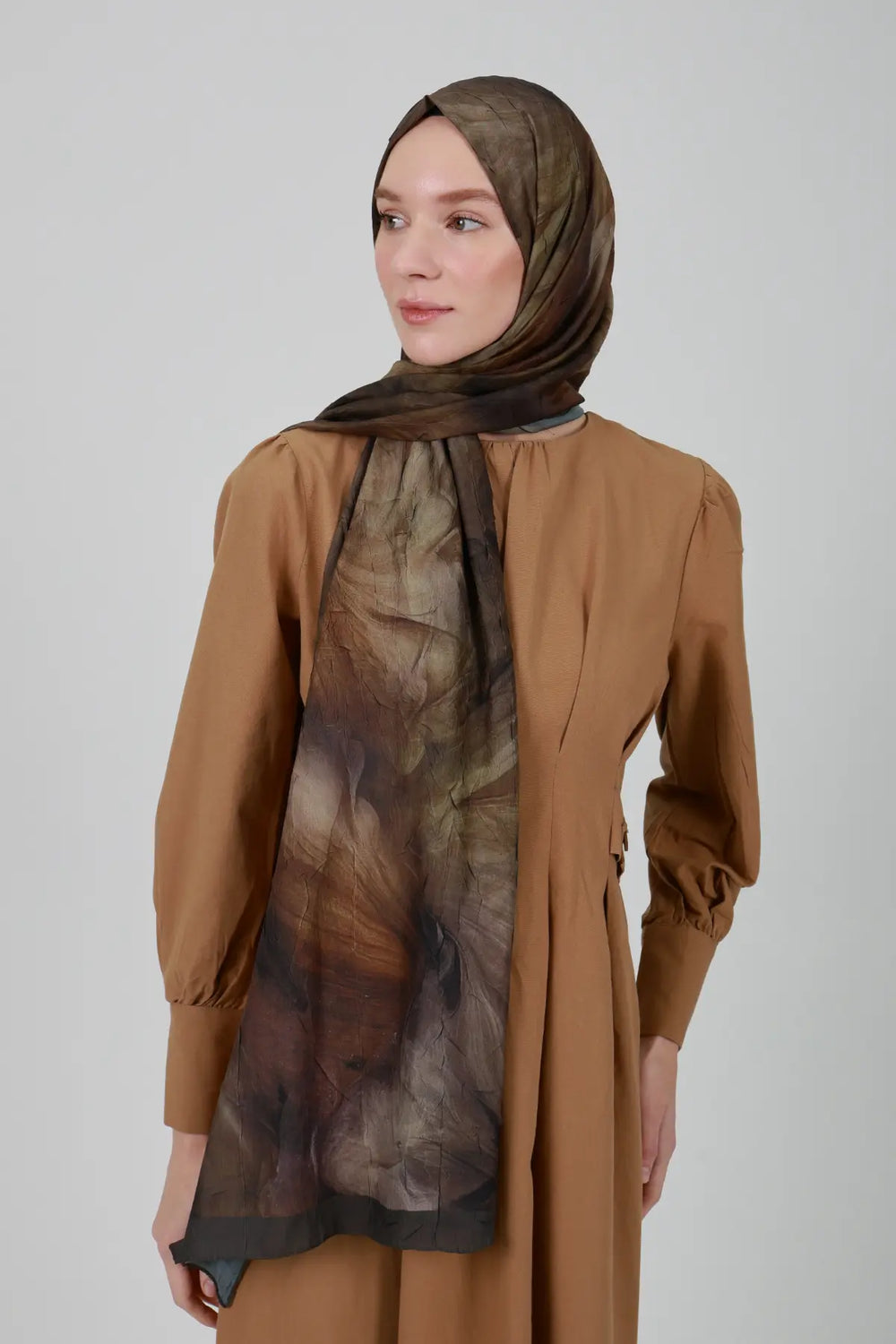 Soyut Desenli Toprak Şal - M23