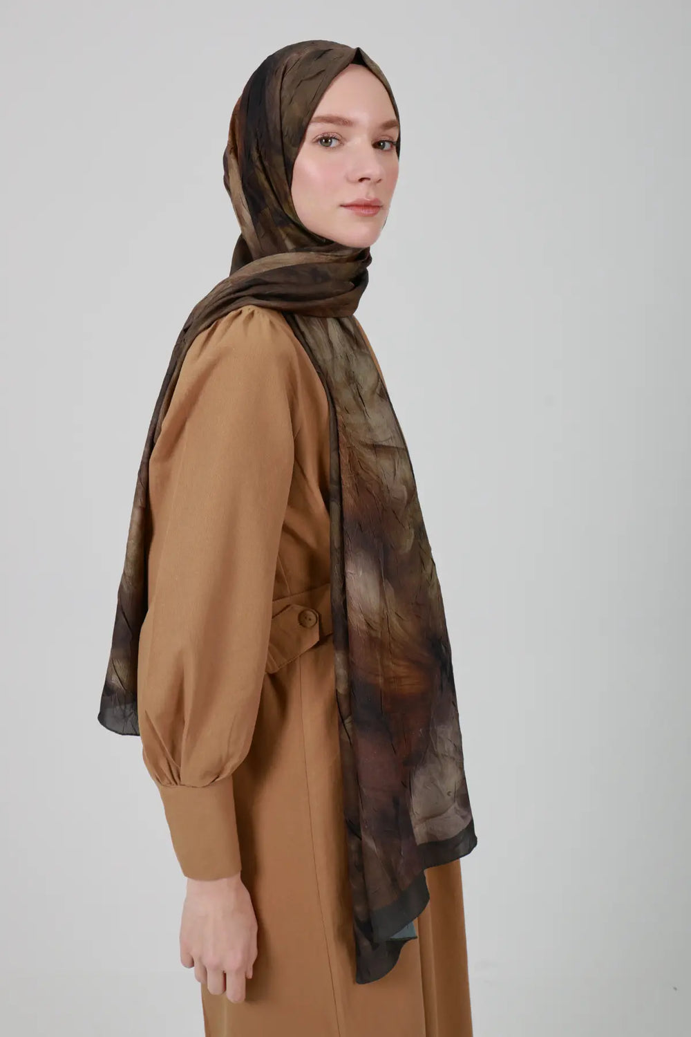 Soyut Desenli Toprak Şal - M23