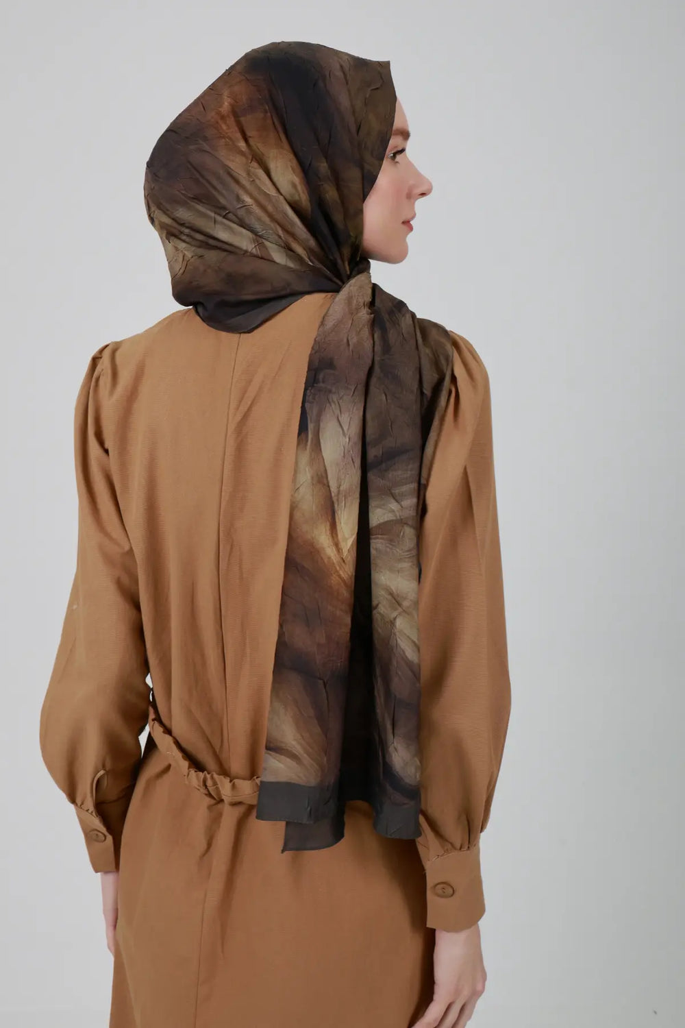 Soyut Desenli Toprak Şal - M23