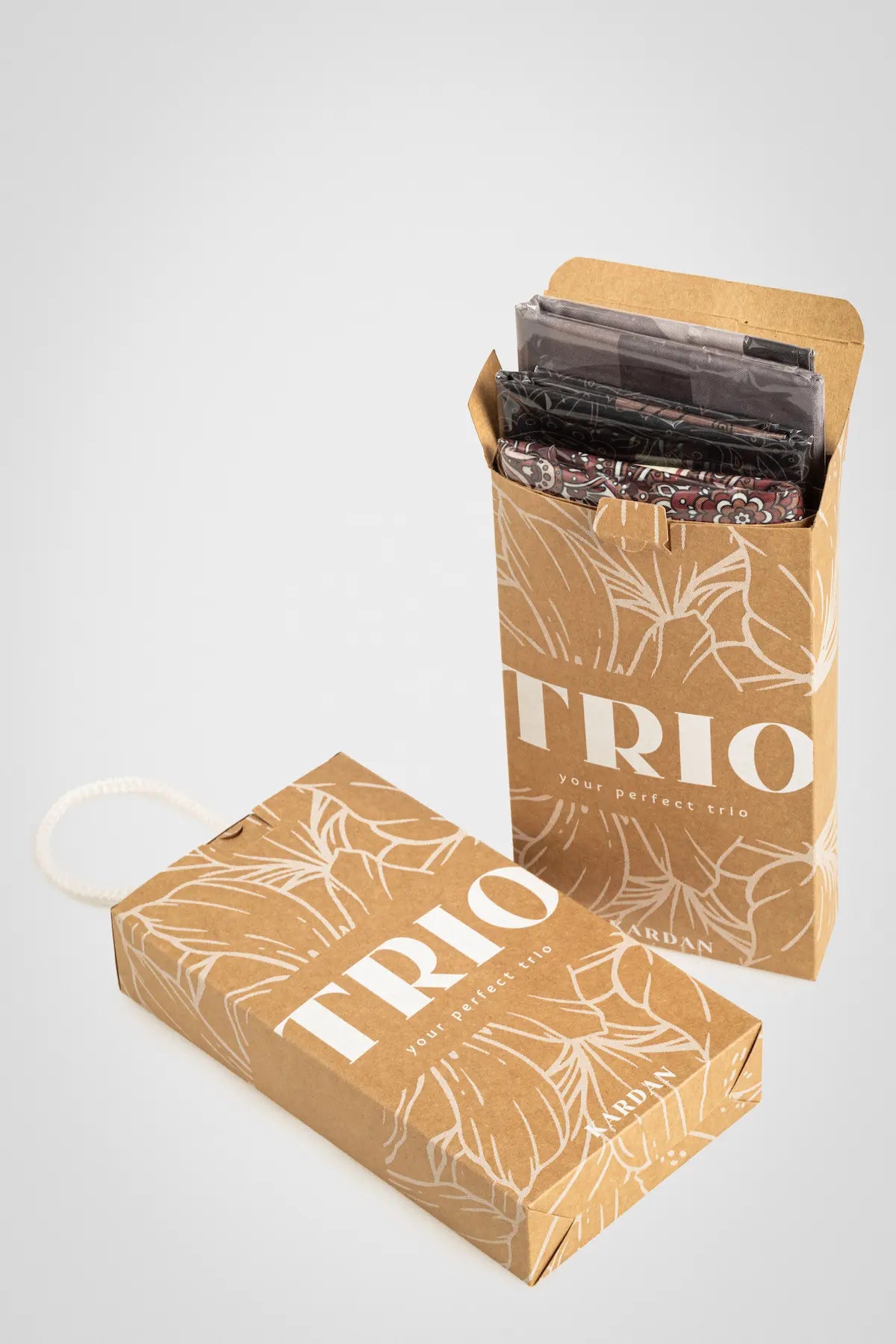 TRIO | Kendi Twill Eşarp Üçlünü Oluştur
