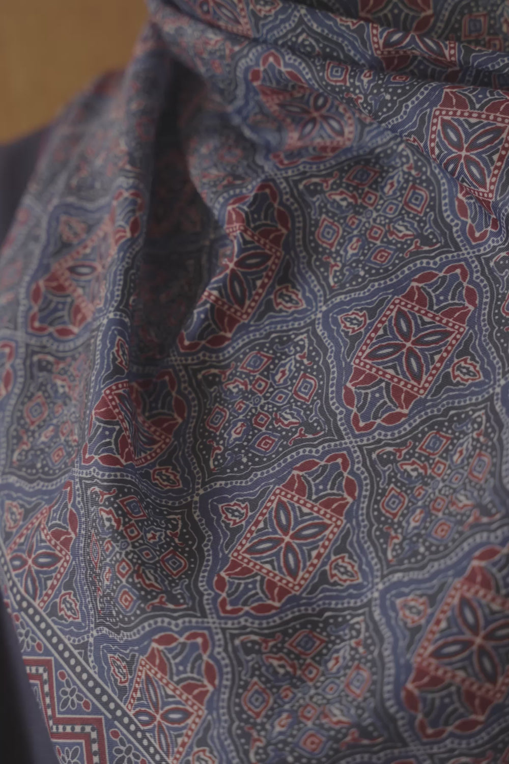 Motif Desenli Mavi Şal - MG01