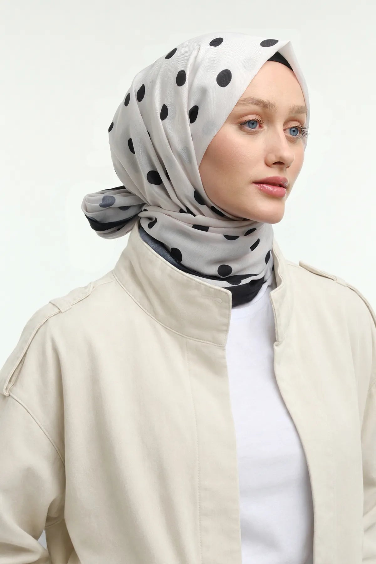 Puantiye Desen Şal - Beyaz